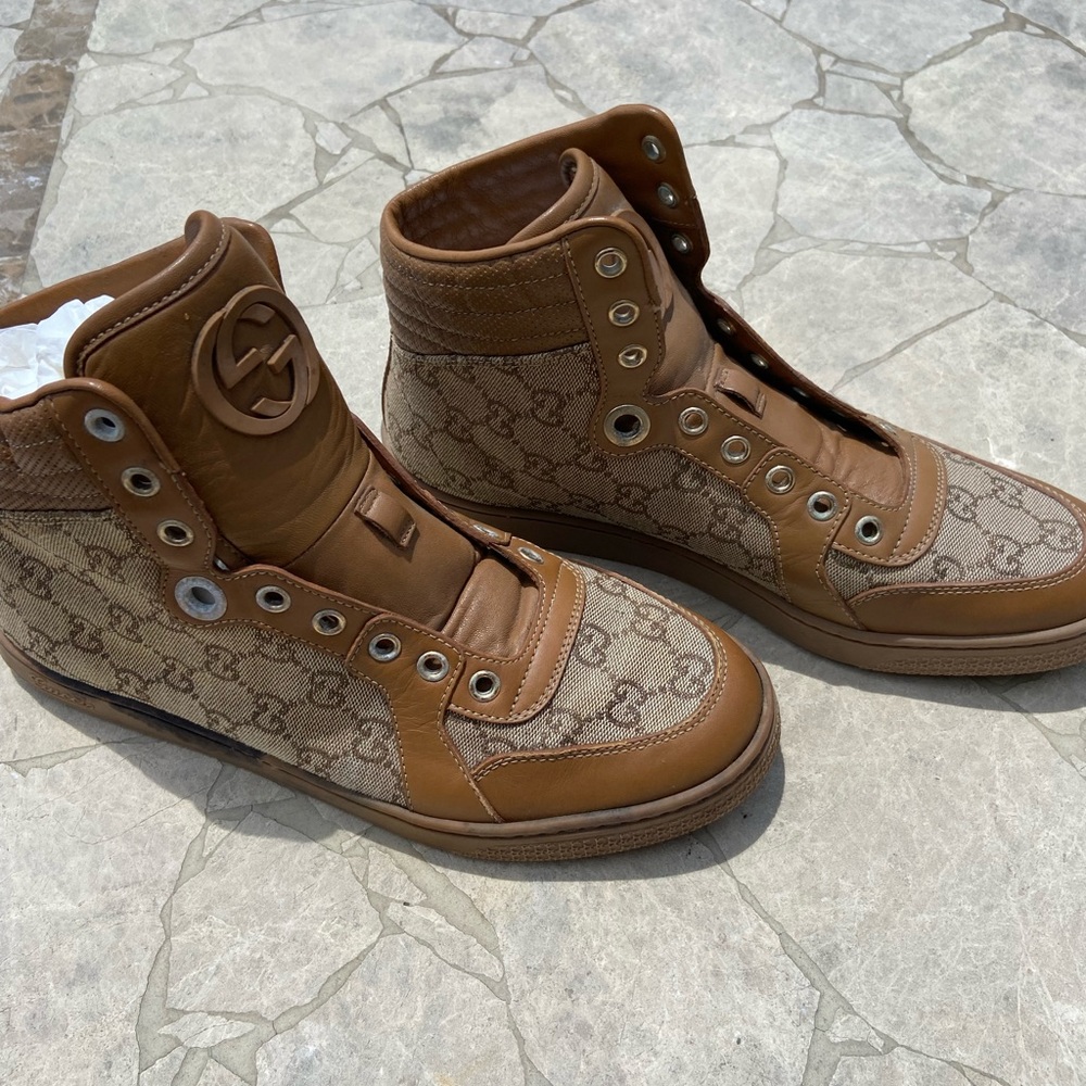 Gucci sneakers , used , size 39 ,, same as photos